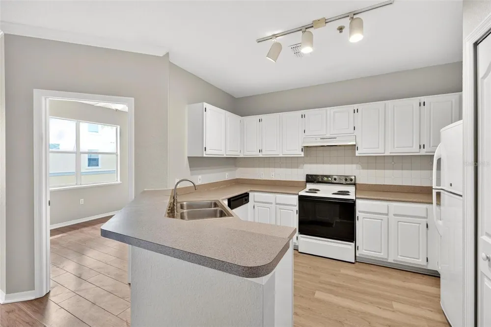 2847 SHADOW VIEW CIRCLE #2847 Maitland, FL 32751