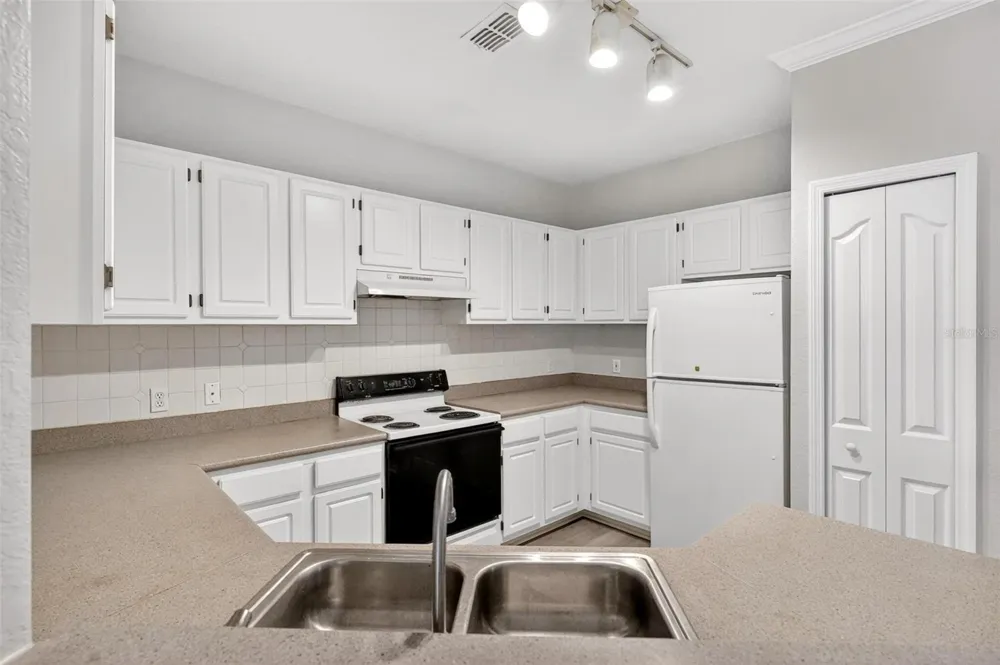 2847 SHADOW VIEW CIRCLE #2847 Maitland, FL 32751
