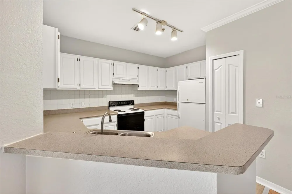 2847 SHADOW VIEW CIRCLE #2847 Maitland, FL 32751