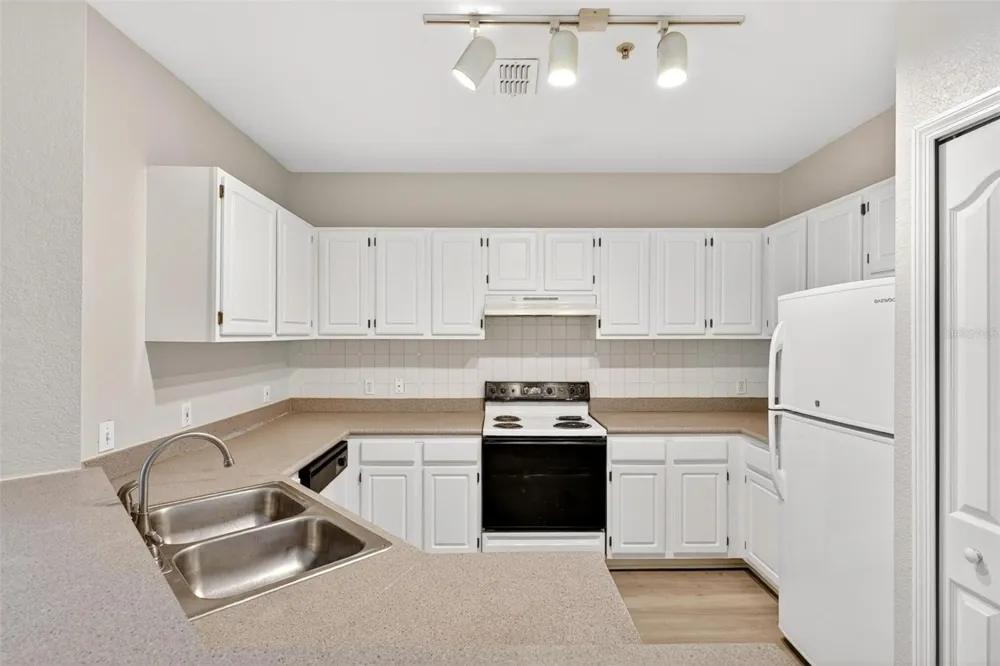 2847 SHADOW VIEW CIRCLE #2847 Maitland, FL 32751