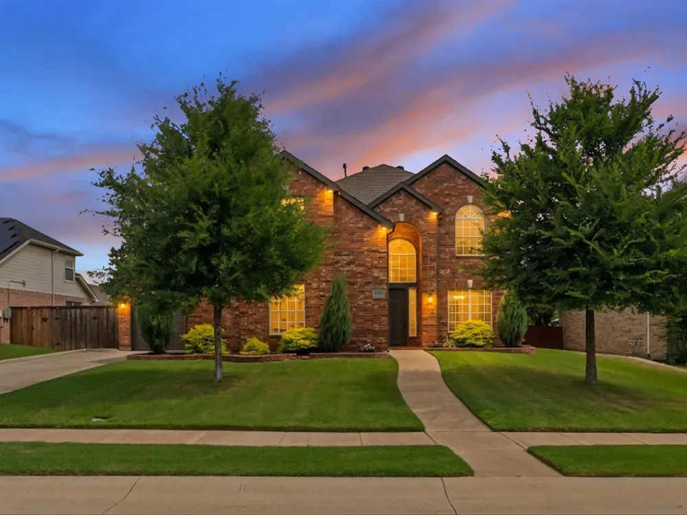 4128 Amhurst Drive Highland Village, TX 75077