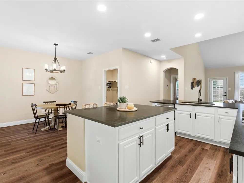 4128 Amhurst Drive Highland Village, TX 75077