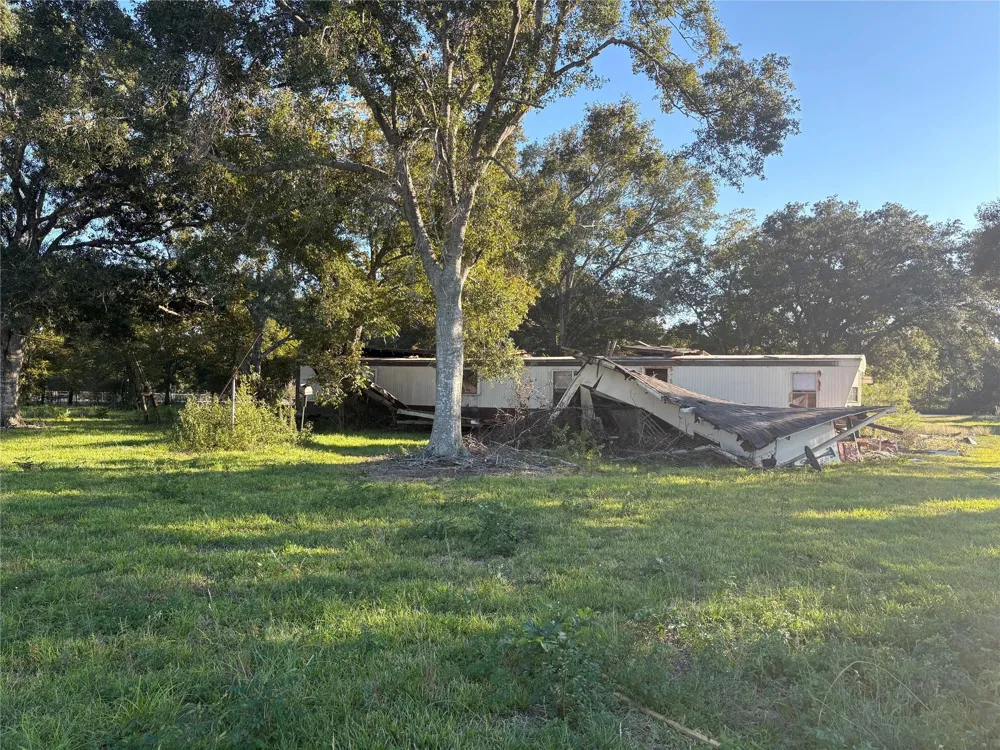 29156 Fm 1301 Road West Columbia, TX 77486