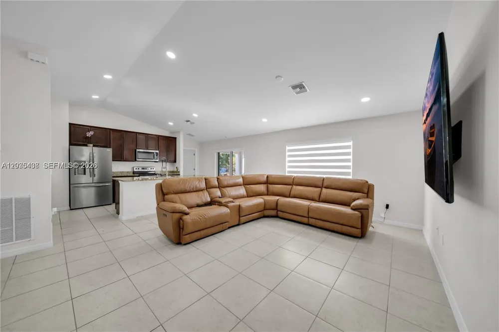 1105 NW 24th Pl Cape Coral, FL 33993