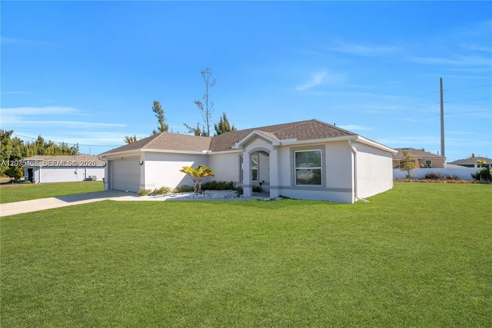 1105 NW 24th Pl Cape Coral, FL 33993