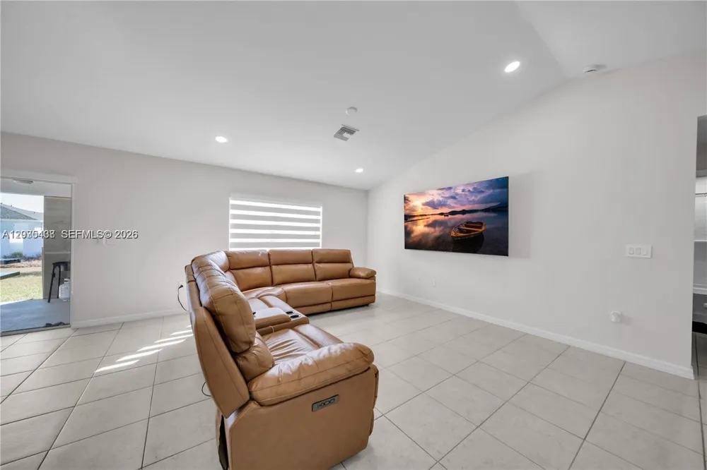 1105 NW 24th Pl Cape Coral, FL 33993