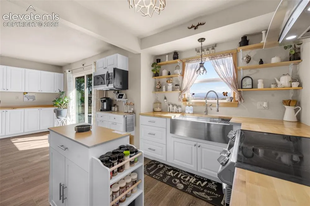 1259 S Winterhaven Drive Pueblo West, CO 81007