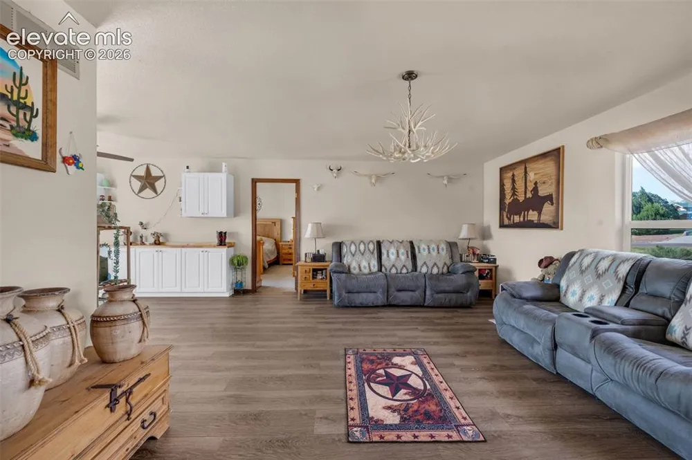 1259 S Winterhaven Drive Pueblo West, CO 81007