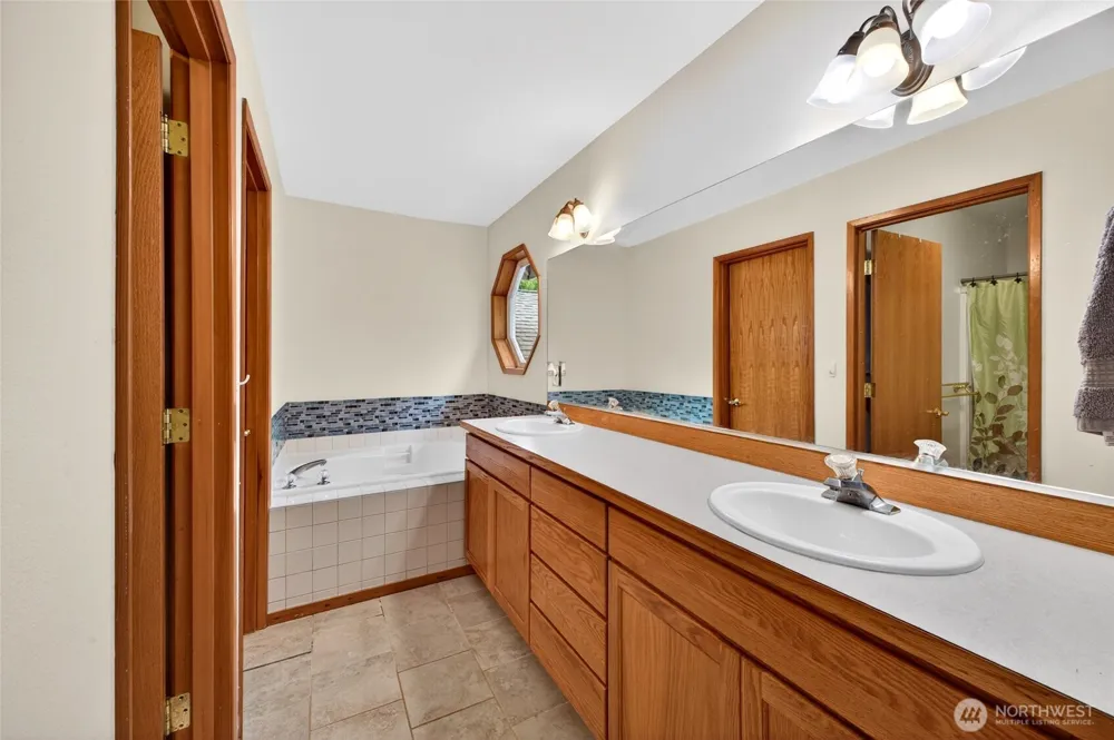 34888 336th Avenue SE Enumclaw, WA 98022
