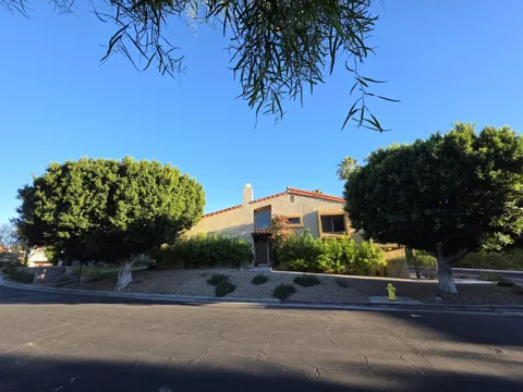 464 E Calle Begonia
