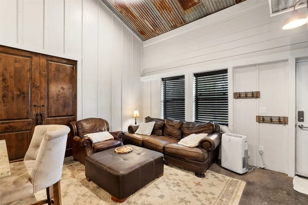 3830 Outback Trail Spicewood, TX 78669