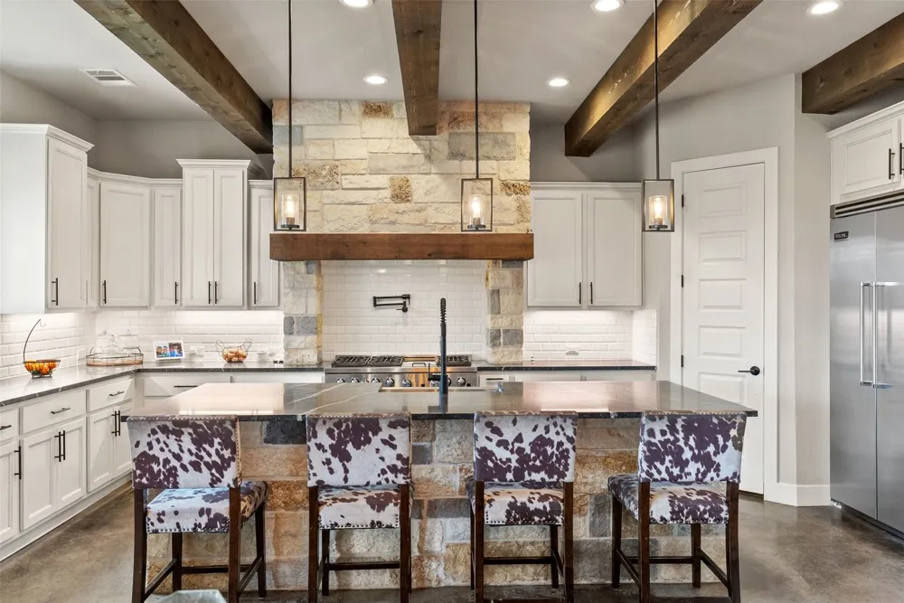 3830 Outback Trail Spicewood, TX 78669