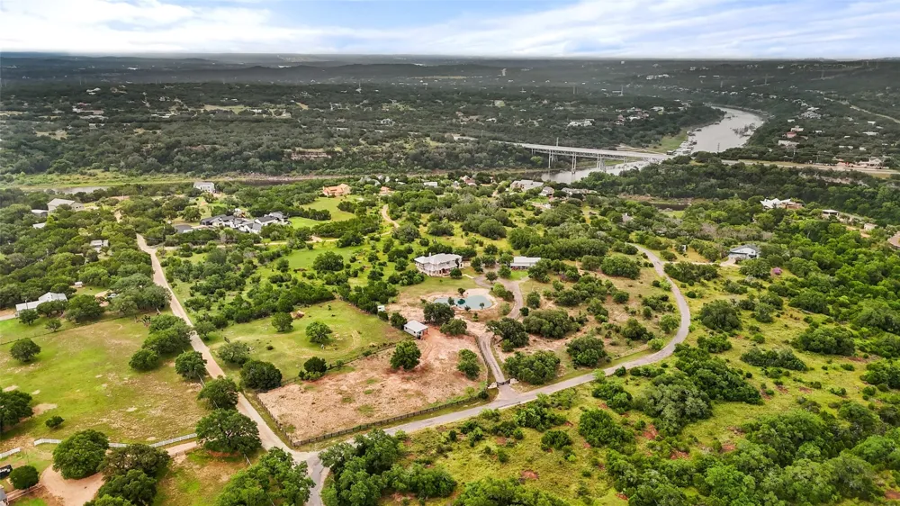 3830 Outback Trail Spicewood, TX 78669