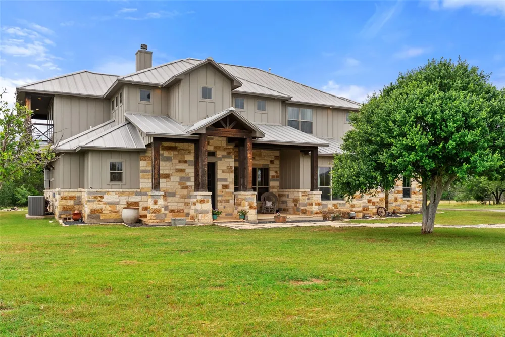 3830 Outback Trail Spicewood, TX 78669