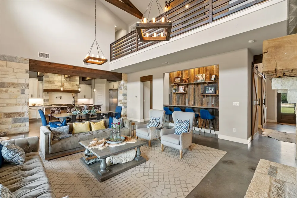3830 Outback Trail Spicewood, TX 78669