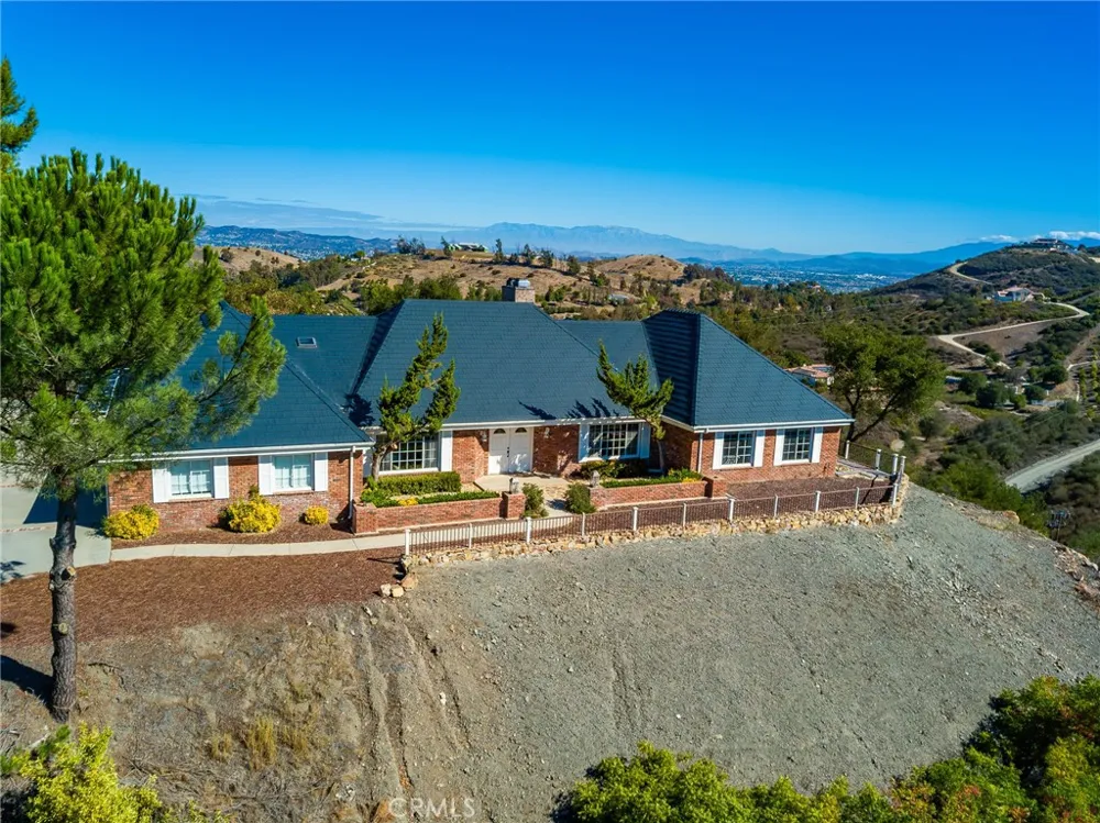 26100 Calle Corveta Temecula, CA 92590