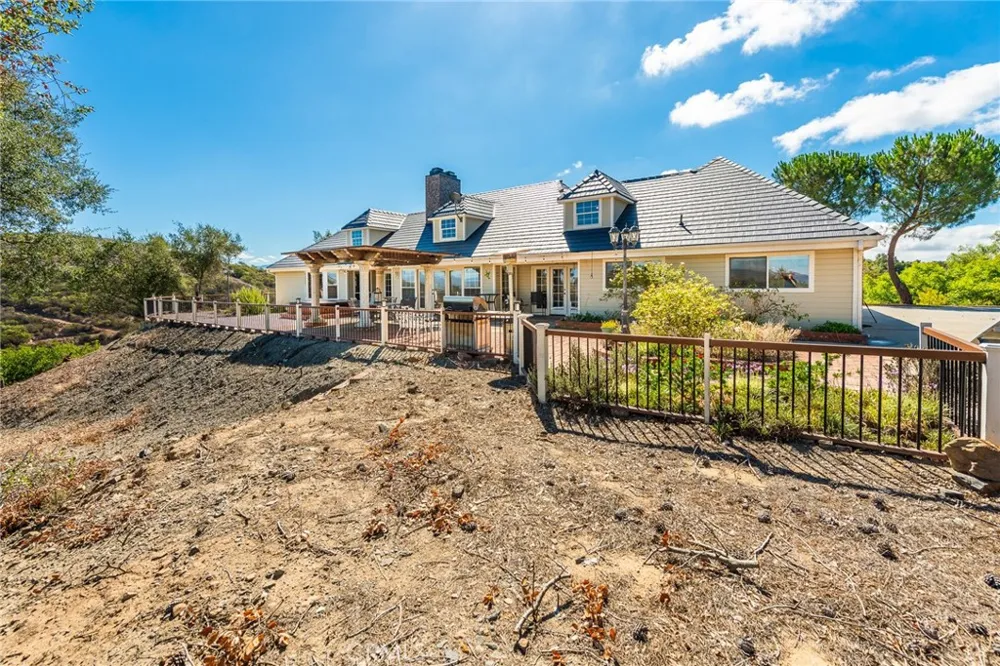 26100 Calle Corveta Temecula, CA 92590