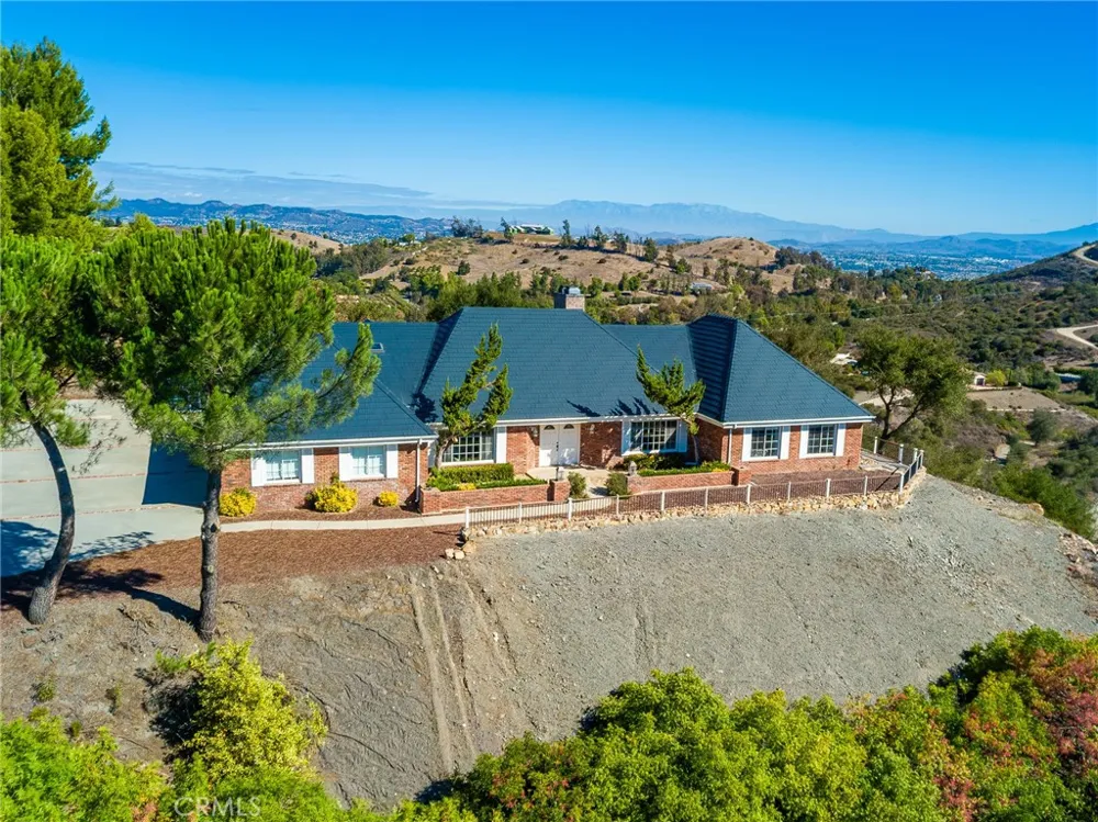 26100 Calle Corveta Temecula, CA 92590