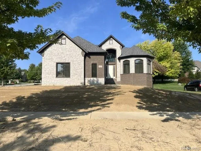 61367 BEACON HILL DRIVE Washington Township, MI 48094