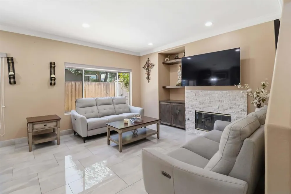 1003 Anza Ct El Cajon, CA 92020