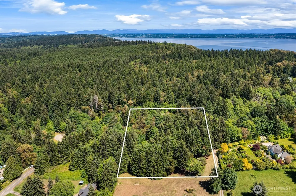 9416 SW 266th Lane Vashon, WA 98070