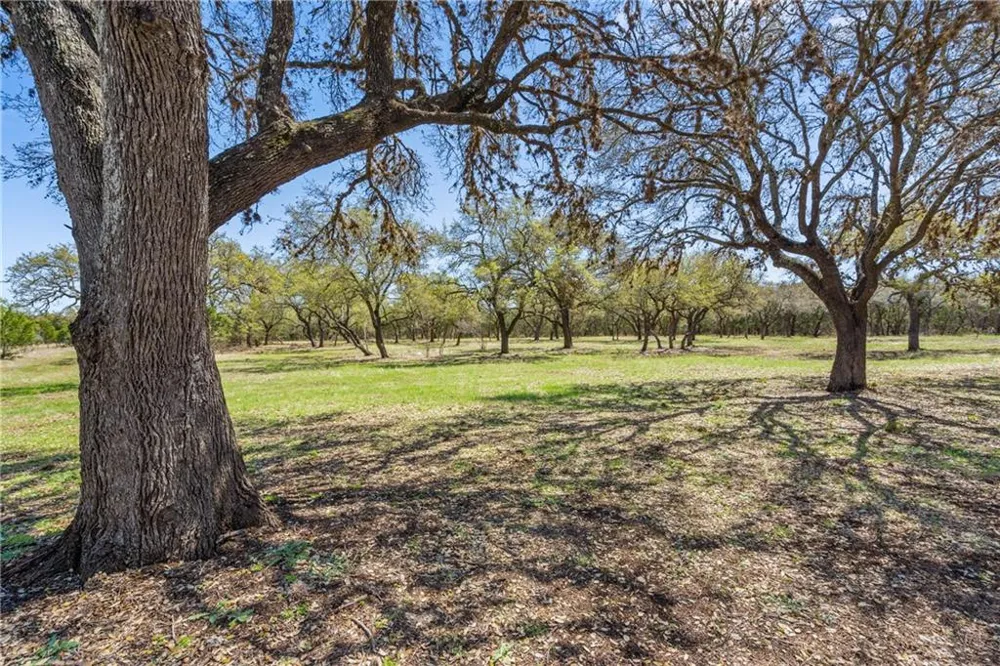 118 E Crestview Drive Johnson City, TX 78636