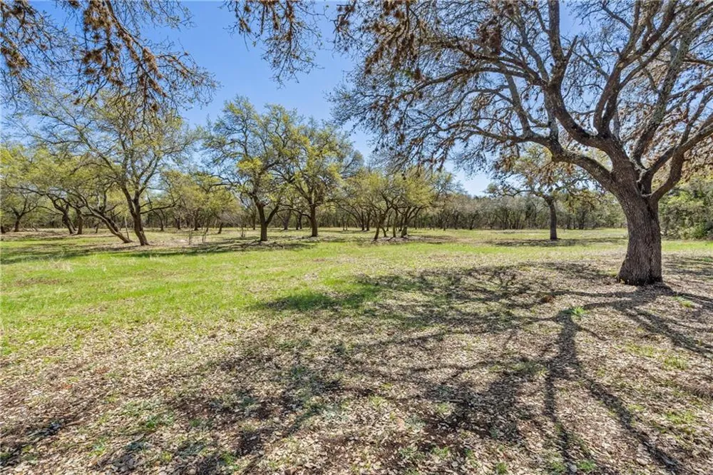 118 E Crestview Drive Johnson City, TX 78636