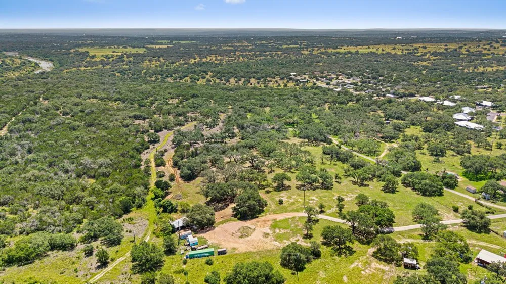 118 E Crestview Drive Johnson City, TX 78636