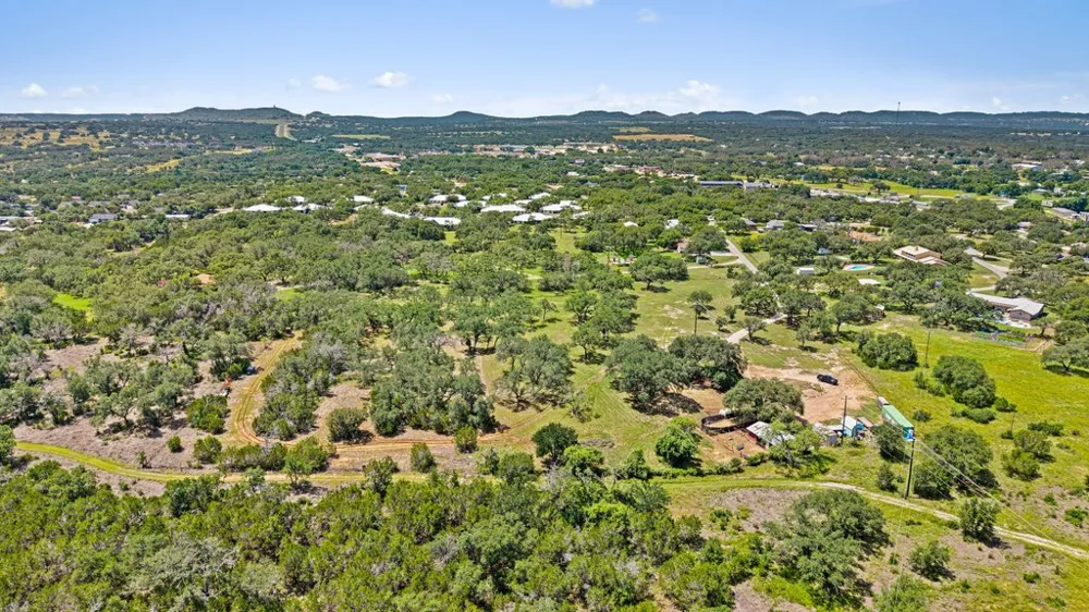 118 E Crestview Drive Johnson City, TX 78636