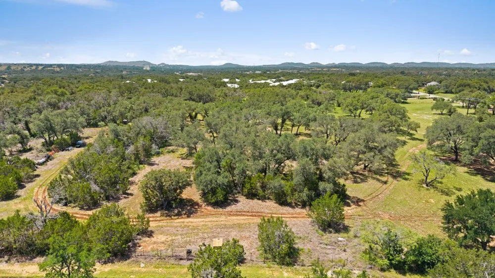 118 E Crestview Drive Johnson City, TX 78636