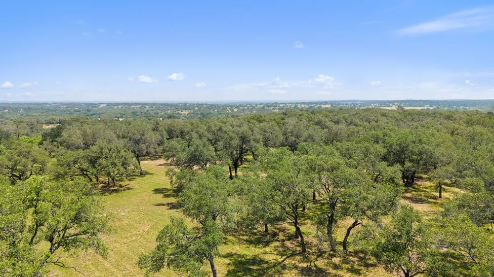 118 E Crestview Drive Johnson City, TX 78636