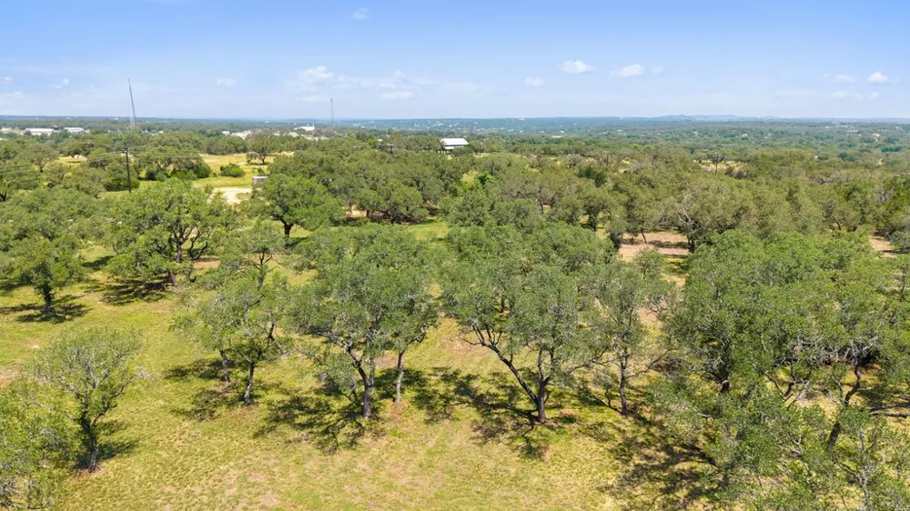 118 E Crestview Drive Johnson City, TX 78636