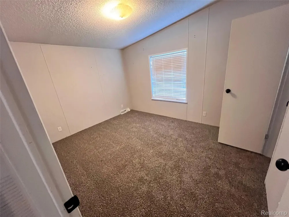 415 Weeping Willow Genesee Charter Township, MI 48506
