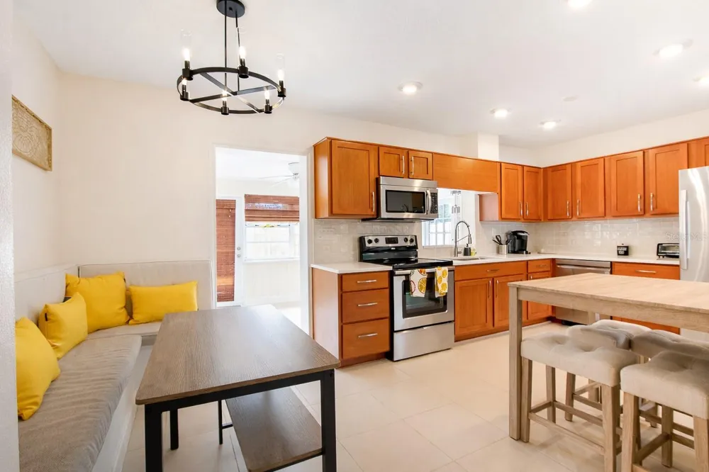 2818 E MICHIGAN STREET Orlando, FL 32806