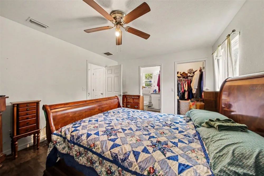 17050 SE 60TH STREET Ocklawaha, FL 32179