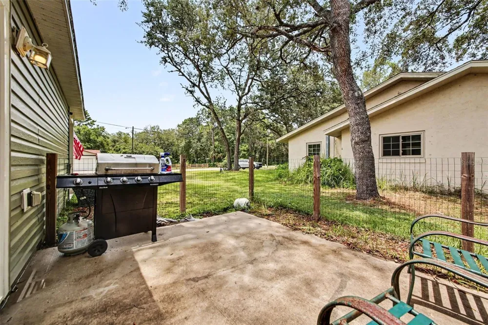 17050 SE 60TH STREET Ocklawaha, FL 32179