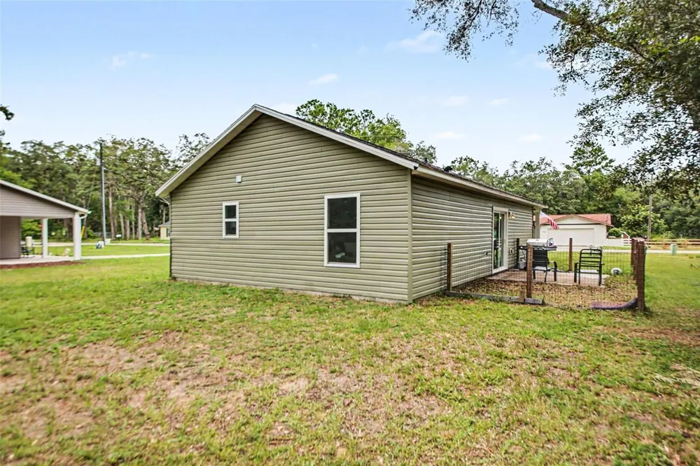 17050 SE 60TH STREET Ocklawaha, FL 32179