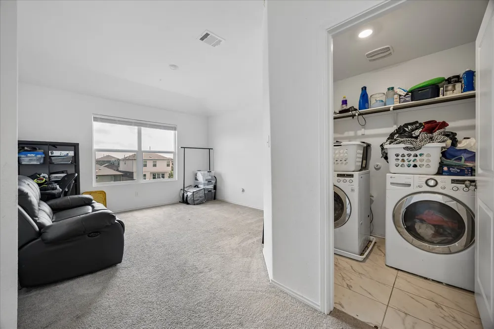 217 Canley Loop Hutto, TX 78634