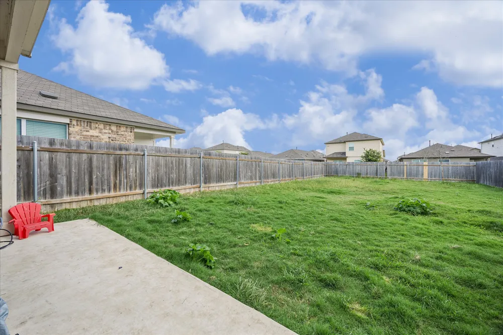 217 Canley Loop Hutto, TX 78634