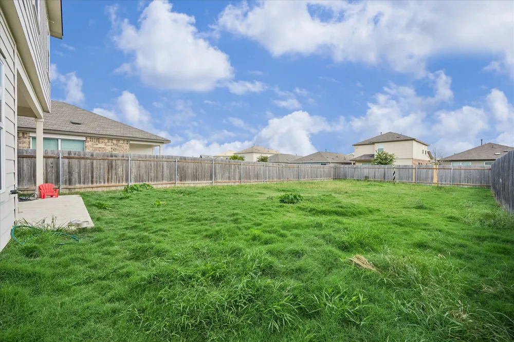 217 Canley Loop Hutto, TX 78634