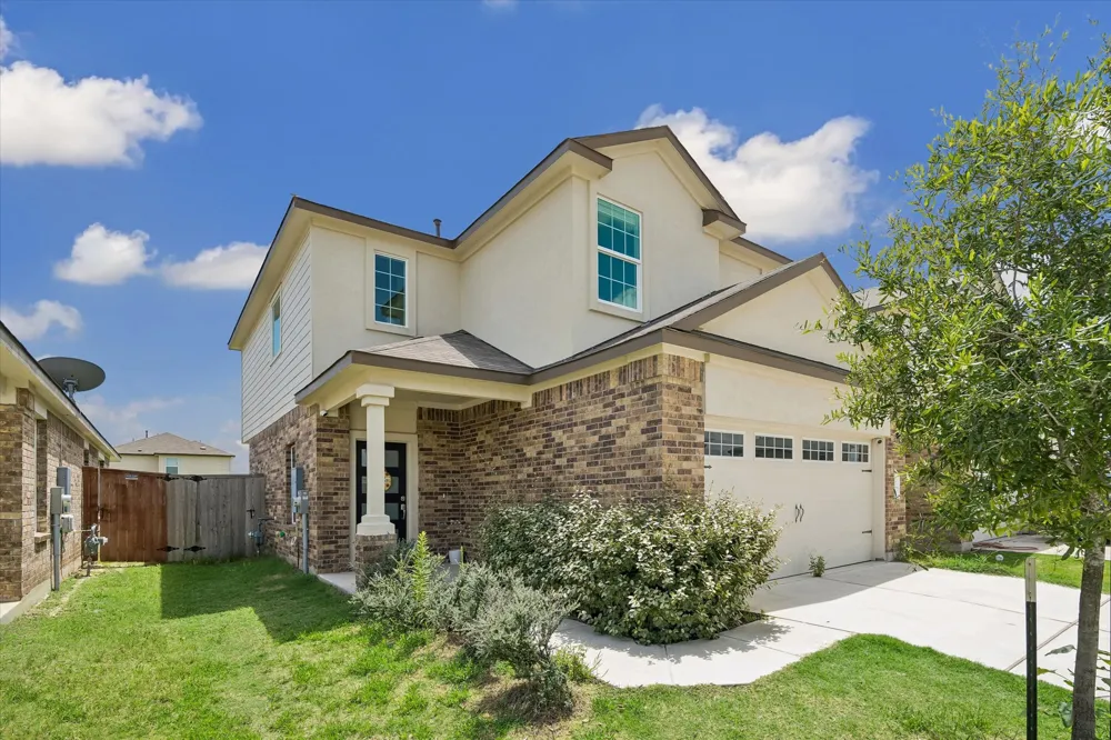 217 Canley Loop Hutto, TX 78634