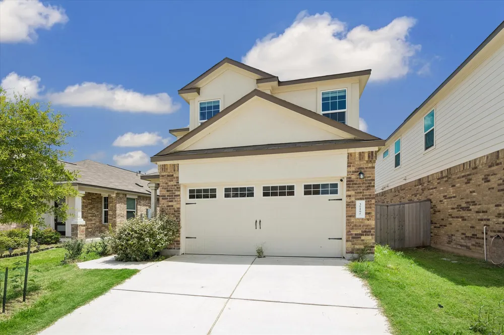 217 Canley Loop Hutto, TX 78634