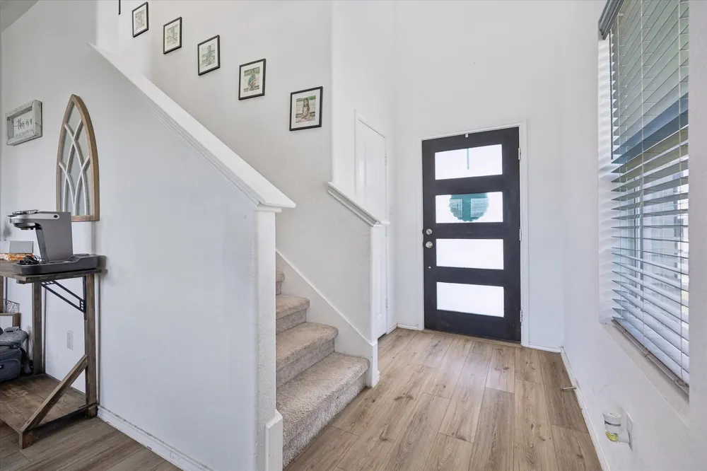217 Canley Loop Hutto, TX 78634