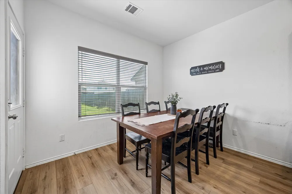 217 Canley Loop Hutto, TX 78634