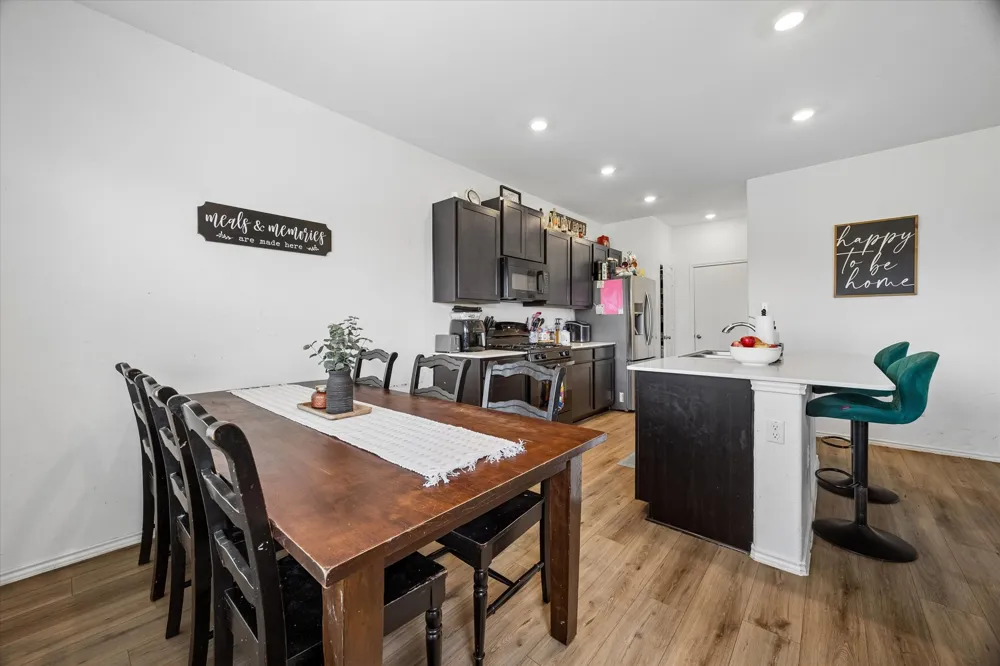 217 Canley Loop Hutto, TX 78634