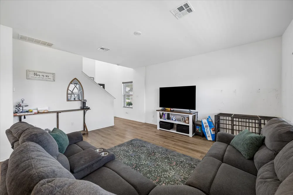 217 Canley Loop Hutto, TX 78634