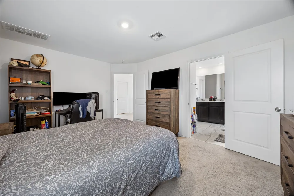 217 Canley Loop Hutto, TX 78634