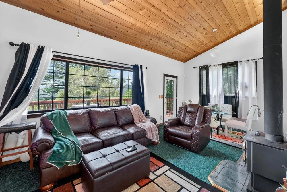 12040 Madrone Avenue Felton, CA 95018