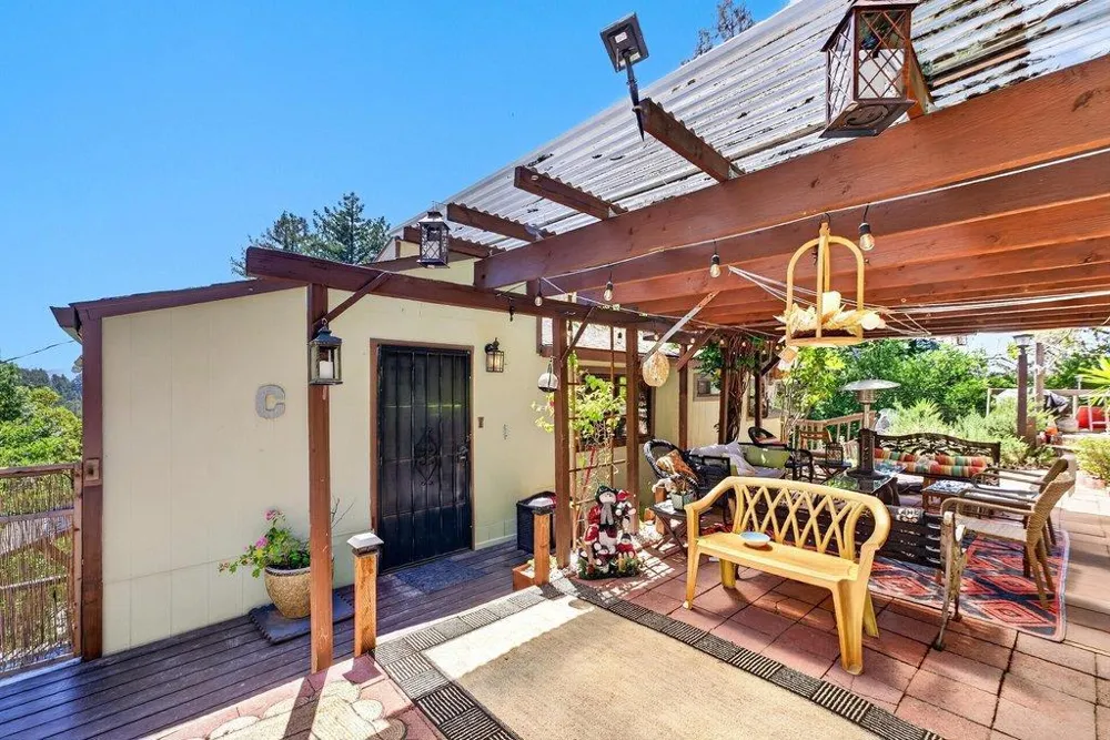 12040 Madrone Avenue Felton, CA 95018