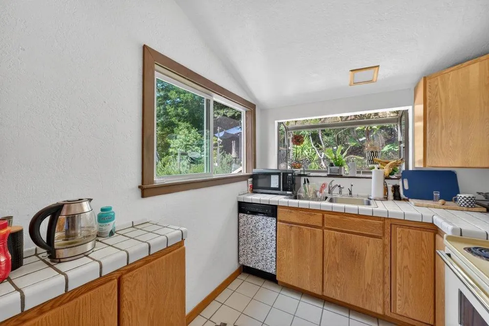12040 Madrone Avenue Felton, CA 95018